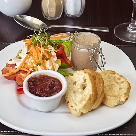 Otel The Farmers Kitchen