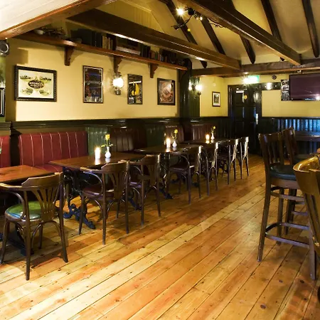 The Farmers Kitchen Otel 3*